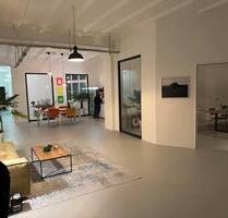 Schreibtisch in Büroloft im Engelbecken-Hof - Berlin Friedrichshain-Kreuzberg