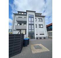 Traumhafte Hochparterre Wohnung mit eigener Terrasse und Schlafzimmer mit begehbarem Kleiderschrank - Bremerhaven