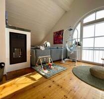 Helle 2-Zimmer-Dachgeschosswohnung mit kuscheligem Kamin - Kolbermoor