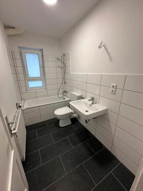 Foto - Für Singles oder Paare: 2-Zimmer-Wohnung mit Balkon im Hochparterre