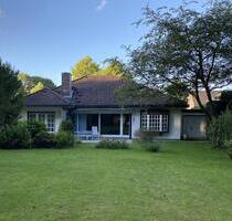 Lichtdurchflutetes Architektenhaus - Wohnen auf einer Ebene - Großhansdorf
