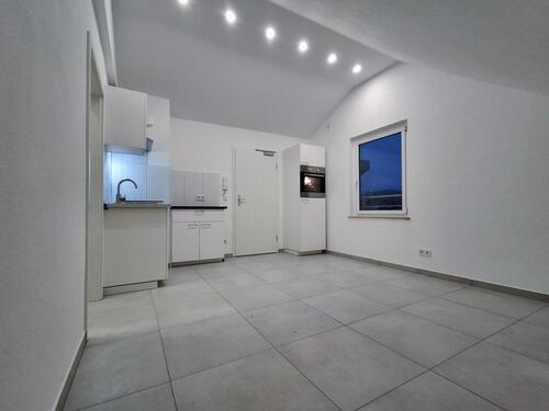 Foto - Helle 2-Zimmer Dachgeschoss Wohnung, Erstbezug, Einbauküche