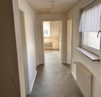 Dachgeschosswohnung 3 Zimmer - 770,00&nbsp;EUR Kaltmiete, ca.&nbsp; 78,00&nbsp;m&sup2; in Solingen (PLZ: 42653) Central