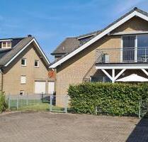 Ankommen und wohlfühlen: Neuwertige 3-Zimmer-Hochparterre-Wohnung - Lauenau