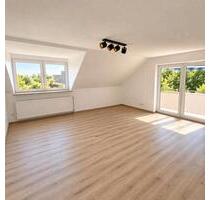 Helle 3-Zimmer-Wohnung mit Südbalkon, neuer Küche u Gartenanteil - Aukrug