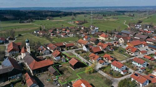 Foto - Baugrundstück mit Potential - 750,00&nbsp;EUR Kaltmiete, ca.&nbsp; 0,00&nbsp;m&sup2;