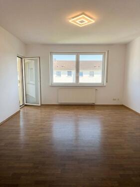 Foto - 3-Zimmer-Wohnung mit Balkon, neuer Küche & Stellplatz