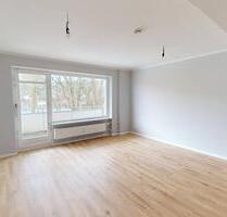 Vollständig renovierte 2-Zimmer-Wohnung mit BALKON und EBK in Hamburg-Meiendorf - Stapelfeld