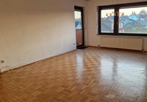 Foto - Gepflegte 3-Zimmer-Wohnung mit Balkon, Einbauküche & Garage