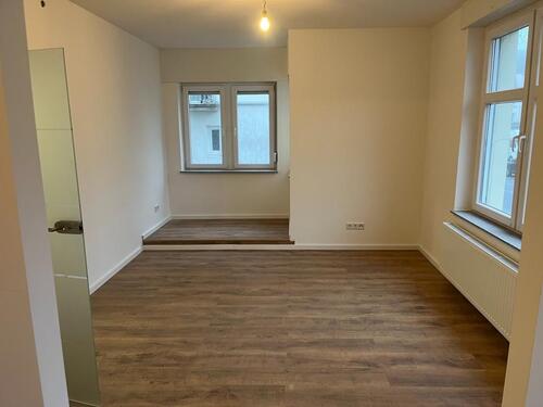 Foto - Erstbezug nach Renovierung, 2-Zimmerwohnung in schöner Nachbarsch