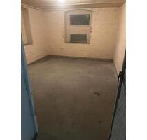 Lagerraum in Solingen-Mitte - 125,00&nbsp;EUR Kaltmiete, ca.&nbsp; 18,00&nbsp;m&sup2; in Solingen (PLZ: 42653) Central