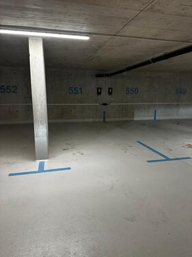 Foto - Tiefgaragen Parkplatz - 80,00 EUR Miete,
