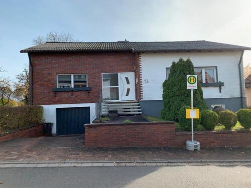 Foto - freistehender Bungalow mit Keller, provisionsfrei