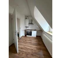 3-Zimmer-Dachgeschosswohnung in Bant – saniert, neue EBK - Wilhelmshaven Aldenburg