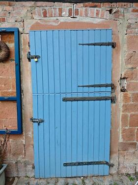 Foto - kfz und Lageräume sowie Sandstein Weinkeller zu vermieten