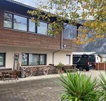 Mehrfamilienhaus mit Gewerbeeinheit - Kiefersfelden