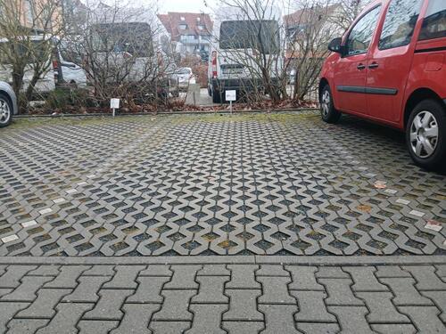 Foto - Auto Stellplatz Parkplatz in 36037 Fulda Am Rosengarten