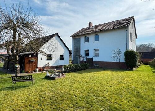 Foto - Charmantes Zweifamilienhaus mit Perspektive