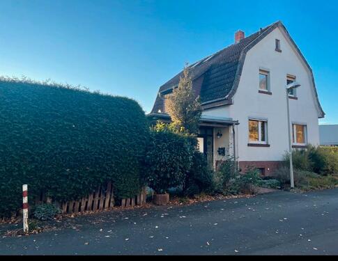 Foto - Wohnhaus mit Gewerbe Praxis Agentur Büro Kanzlei