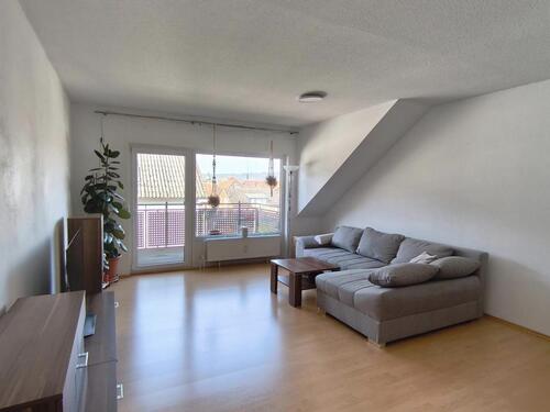 Foto - 4 Zimmer Dachgeschosswohnung in Niederweimar mit Balkon u. Garage