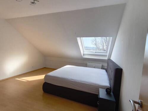 Foto - 4 Zimmer Dachgeschoßwohnung zur Miete in Weimar (Lahn)