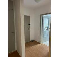 2-Zimmer-Wohnung in zentraler Lage mit Balkon TG-Stellplatz - Ludwigshafen am Rhein