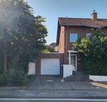Gepflegte DHH mit EBK und Top-Lage in Weilerswist-Lommersum
