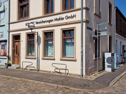 Foto - Beste Lage Marktplatz Teterow - schöne, helle Büroräume im EG