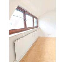3-Zimmer-DG Wohnung mit Balkon & Garage in Stuttgart-Weilimdorf