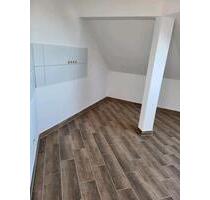 Sehr helle 3-Raum-Dachgeschosswohnung im Zentrum von Döbeln – ab Juli bezugsfertig