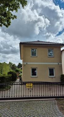 Foto - Grüne Oase, freistehendes Einfamilienhaus vom Typ Stadtvilla