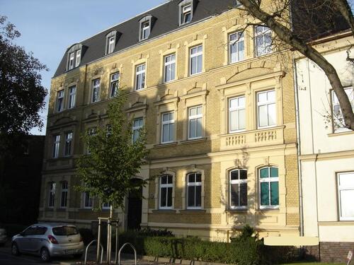 Foto - große 3-Zimmer-Wohnung im DG mit Garage