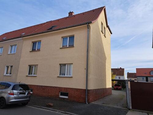 Foto - kleine 2-Zimmer-Wohnung im DG - 260,00&nbsp;EUR Kaltmiete, ca.&nbsp; 30,00&nbsp;m&sup2;