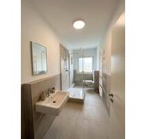 Sanierte 4 Zimmer Wohnung in Top Lage mit Balkon in Kamp-Lintfort