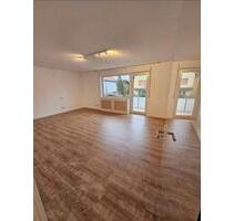 Modernisierte 2 Zimmer Wohnung mit 2 Balkone+Küche+Stellplatz - Bad Oeynhausen Rehme