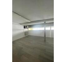 Flexible Lagerfläche mit Küche und WC - Altenstadt