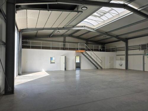 Foto - Gewerbehalle - 3.750,00 EUR Kaltmiete,