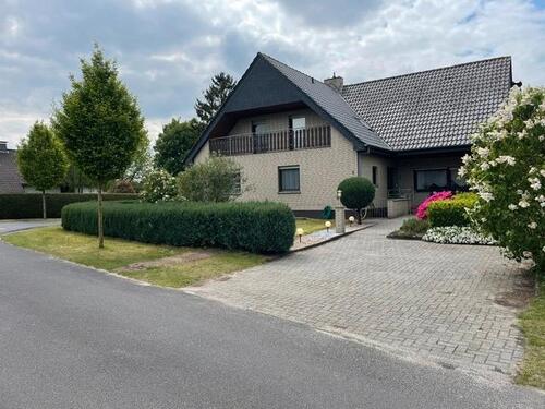 Foto - Großzügiges gepflegtes Ein-Zweifamilienhaus in Neusstrum