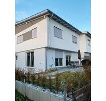 Zweitbezug- Lichtdurchflutete Doppelhaushälfte in Bellenberg