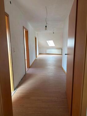 Foto - Kernsanierte 3,5-Zimmer-Dachgeschosswohnung in Bebra-Solz