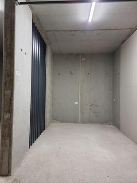 Foto - Großraum Garage XXXL Größe zu vermietet (40qm übergroß)
