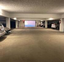 Poppenbüttel - Harksheider-Straße 10 - Tiefgaragen-Stellplatz - 3x Ideal für Oldtimer - Hamburg Wandsbek