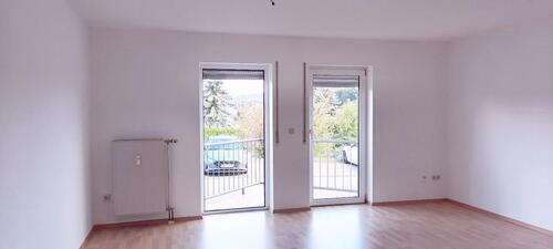 Foto - Helle renovierte 2 Zimmer-Küche-Wannenbad-Wohnung im Erdgeschoss