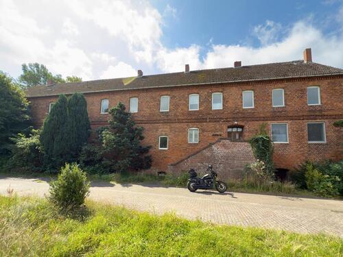 Foto - Großzügiges Gutshaus mit viel Potential und 8474 qm Grundstück