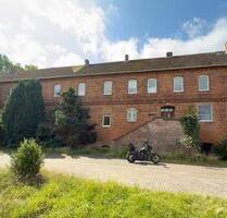 Großzügiges Gutshaus mit viel Potential und 8474 qm Grundstück - Seehausen (Altmark)