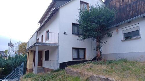 Foto - Doppelhaushälfte mit Scheune - 250.000,00 EUR Kaufpreis,
