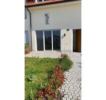 2,5 Zi Whg. in malerischem Dreiseithof barrierefrei ab 01.10.2025 - Adelzhausen