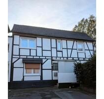 Charmantes freistehendes Fachwerk-Einfamilienhaus - Solingen