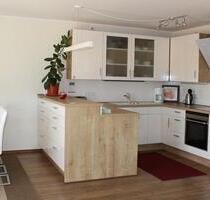 Attraktives Einfamilienhaus mit einer Garage in Maxhütte - Haidhof zu vermieten - Maxhütte-Haidhof