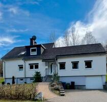 Großzügiges Einfamilienhaus mit Traumgrundstück in Brilon